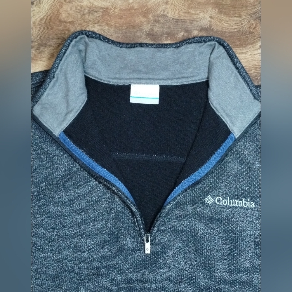 Columbia Men's Gray Quarter-Zip Pullover (L) - Picture 7 of 9